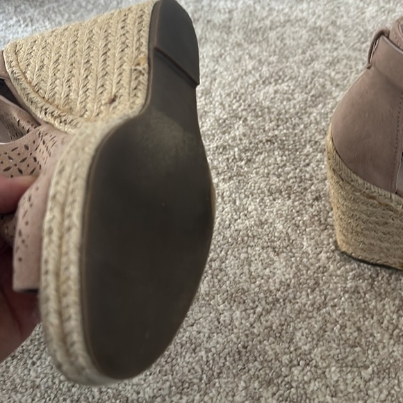 Soft pink wedges - Picture 3 of 4